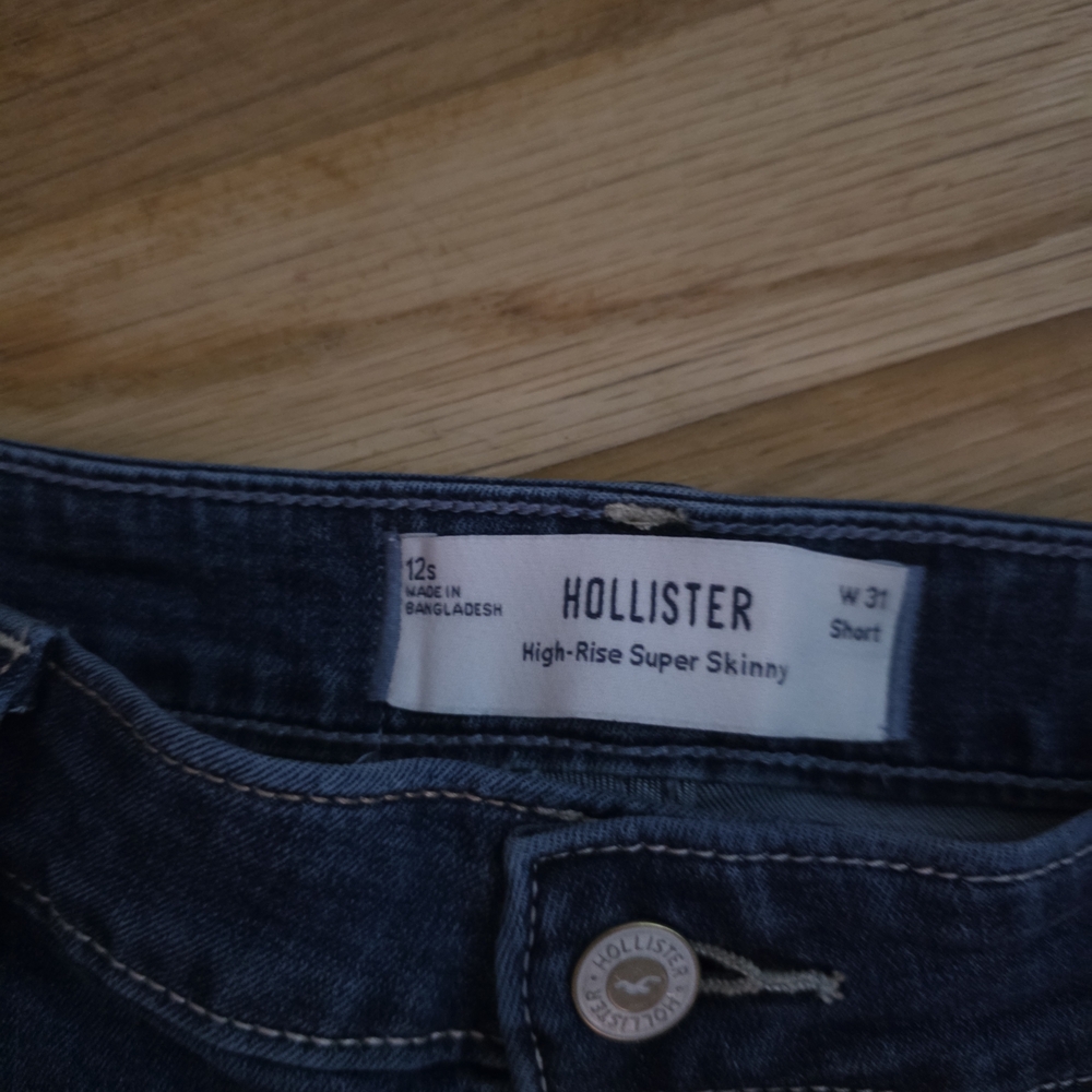 Hollister High-Rise Ripped Dark Wash Super Skinny Jeans - Picture 5 of 6